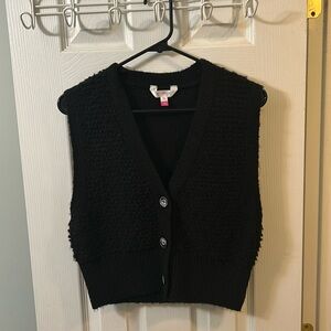 No Boundaries Sweater Vest: Black Sweaters & Sweatshirts size medium